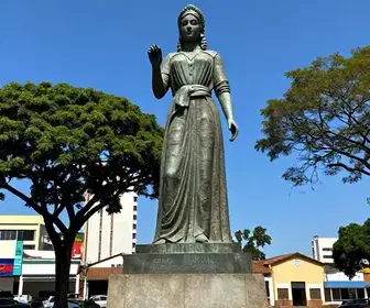 Descubra o Monumento a Maria Taquara em Cuiabá: Um Patrimônio Cultural